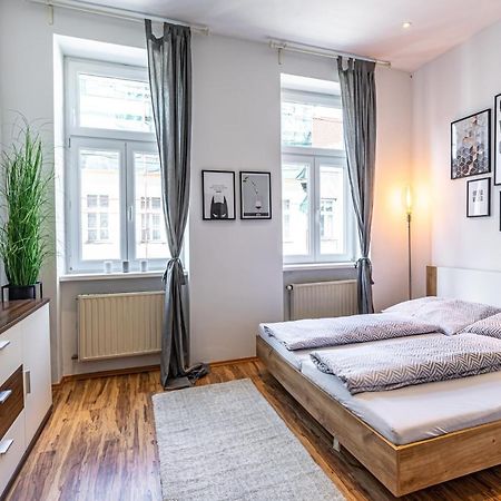 Cozy + Trendy By Jr City Apartments Вена Экстерьер фото